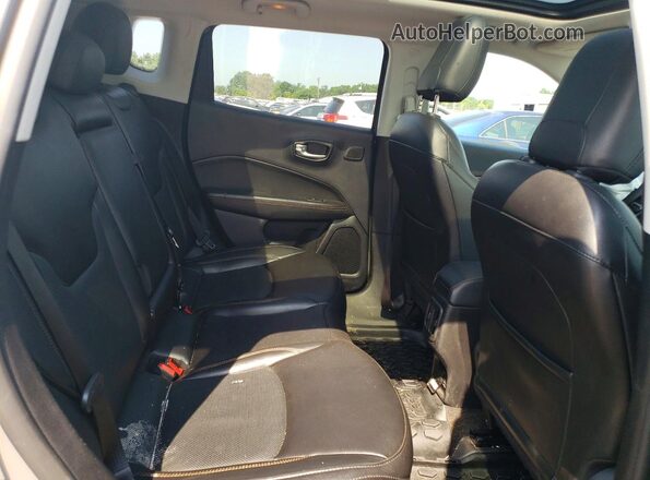 3C4NJDCB4MT535588 2021 JEEP COMPASS Gray Vista de los asientos traseros