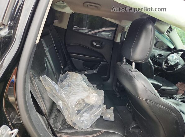3C4NJDCB5JT341051 2018 JEEP COMPASS Black Вид задньої частини салону