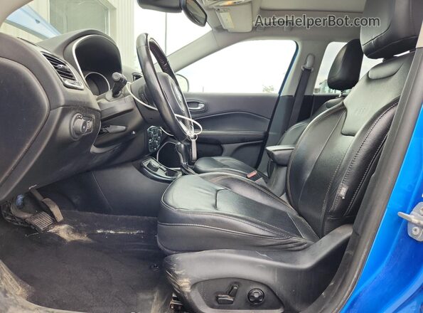 3C4NJDCB5JT414953 2018 JEEP COMPASS Синий 
