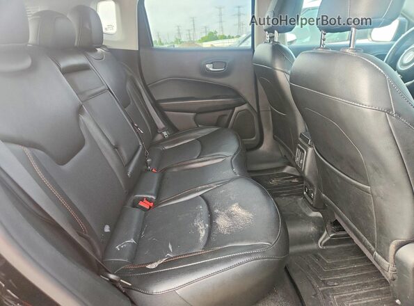 3C4NJDCB5LT112968 2020 JEEP COMPASS Black Vista de los asientos traseros