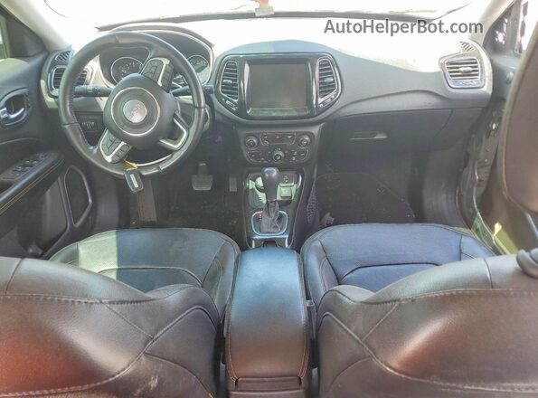 3C4NJDCB5LT147865 2020 JEEP COMPASS Gray Вид панелі приладів