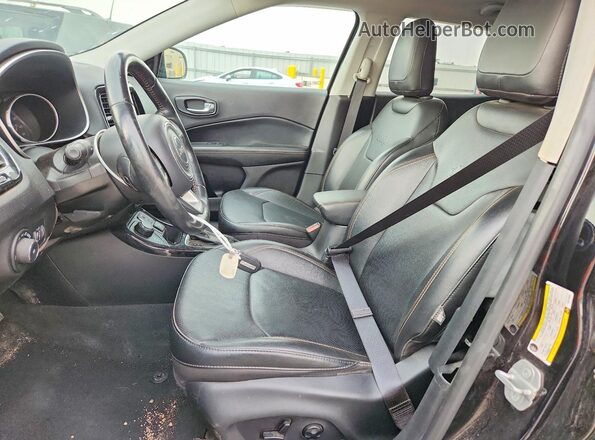3C4NJDCB5MT510683 2021 JEEP COMPASS Черный Вид салона спереди