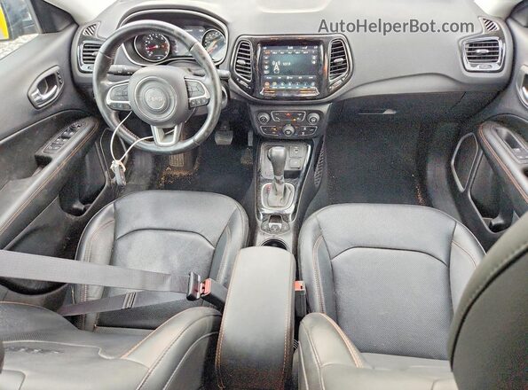 3C4NJDCB5MT510683 2021 JEEP COMPASS Черный Вид панели приборов