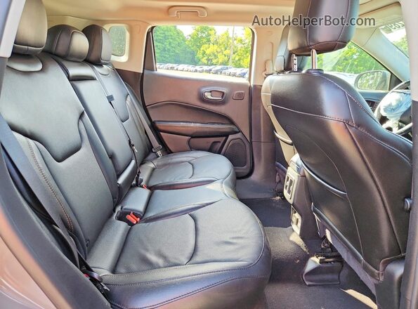 3C4NJDCB5MT551282 2021 JEEP COMPASS Gray Widok wnętrza z tyłu