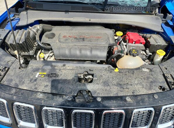 3C4NJDCB5MT596058 2021 JEEP COMPASS Blue Widok komory silnika