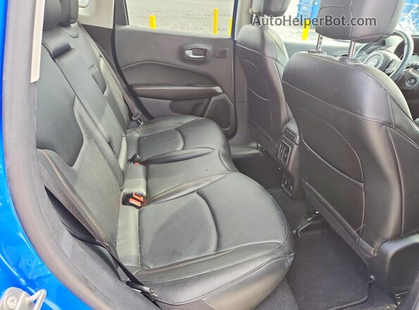 3C4NJDCB5MT596058 2021 JEEP COMPASS Blue Widok wnętrza z tyłu