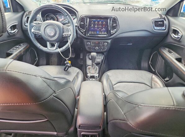 3C4NJDCB5MT596058 2021 JEEP COMPASS Blue Widok deski rozdzielczej
