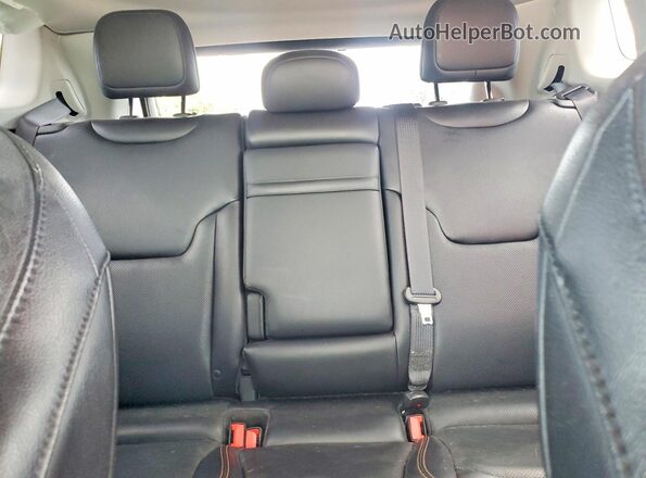 3C4NJDCB6HT630661 2017 JEEP COMPASS White Widok tylnych siedzeń