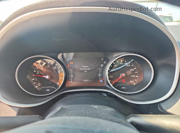3C4NJDCB6JT163618 2018 JEEP COMPASS Белый Вид щитка приборов