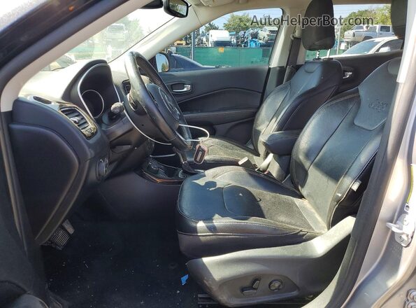 3C4NJDCB6KT771821 2019 JEEP COMPASS Silver Front interior view