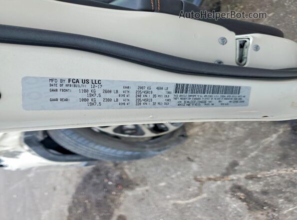 3C4NJDCB7JT246636 2018 JEEP COMPASS White Engine compartment view