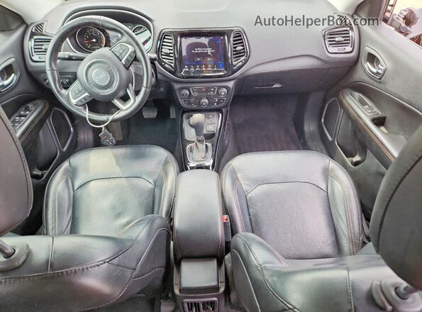 3C4NJDCB7JT341603 2018 JEEP COMPASS Black Dashboard view