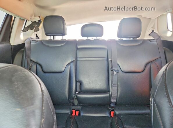 3C4NJDCB7KT780687 2019 JEEP COMPASS White უკანა სავარძლების ხედი