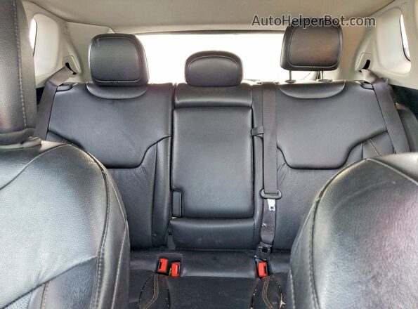 3C4NJDCB7MT599494 2021 JEEP COMPASS White Widok tylnych siedzeń