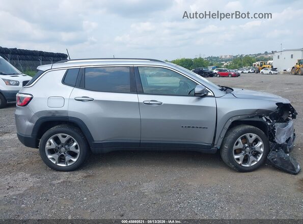 3C4NJDCB8HT641659 2017 JEEP NEW COMPASS Silver Вид задньої частини салону