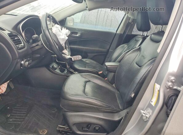 3C4NJDCB8JT201673 2018 JEEP COMPASS Gray წინა სალონის ხედი