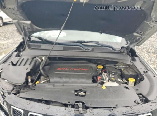 3C4NJDCB8JT201673 2018 JEEP COMPASS Gray ძრავის განყოფილების ხედი