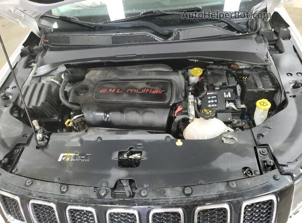 3C4NJDCB8JT245348 2018 JEEP COMPASS Белый Вид подкапотного пространства