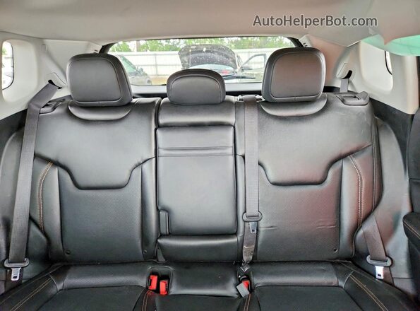 3C4NJDCB8KT620866 2019 JEEP COMPASS White 