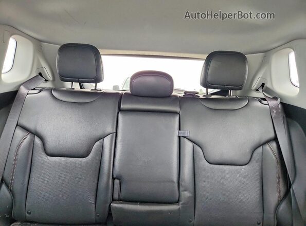 3C4NJDCB8NT110554 2022 JEEP COMPASS White Rear seats view