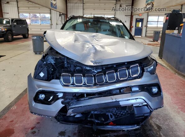 3C4NJDCB8NT200545 2022 JEEP COMPASS Silver Вид спереду