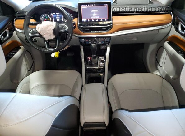 3C4NJDCB8NT200545 2022 JEEP COMPASS Silver Вид панелі приладів