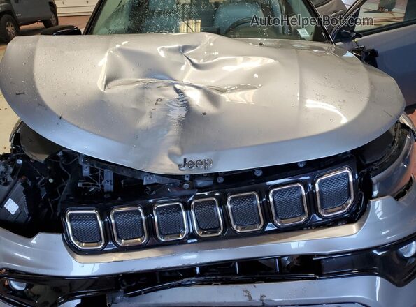 3C4NJDCB8NT200545 2022 JEEP COMPASS Silver Вид підкапотного простору