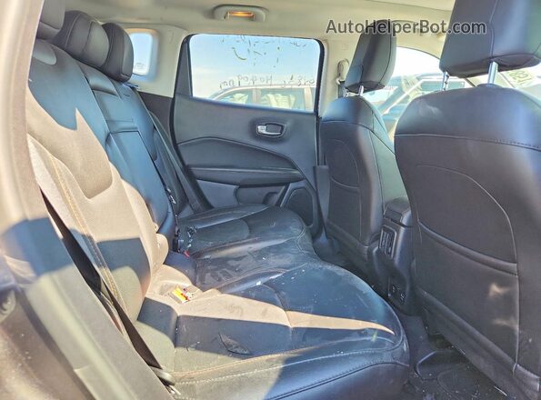 3C4NJDCB9KT652905 2019 JEEP COMPASS Gray Widok tylnych siedzeń