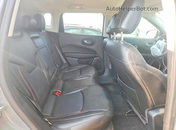3C4NJDCB9KT724119 2019 JEEP COMPASS Серый Вид задних сидений