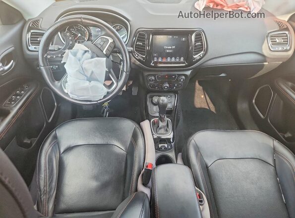 3C4NJDCB9KT724119 2019 JEEP COMPASS Серый Вид панели приборов