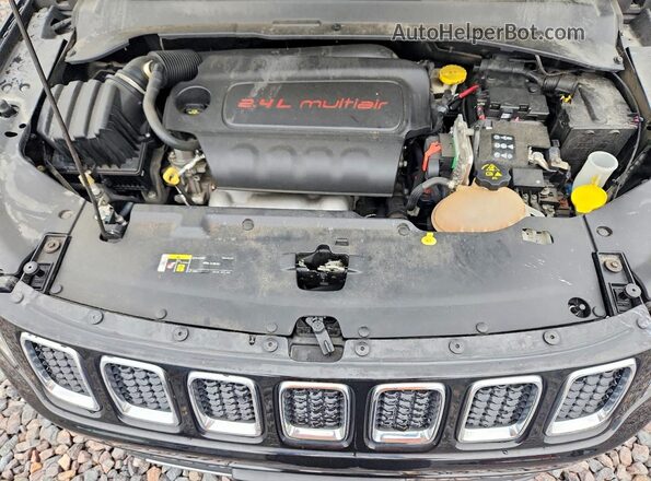 3C4NJDCBXHT641730 2017 JEEP COMPASS Black Widok wnętrza z tyłu