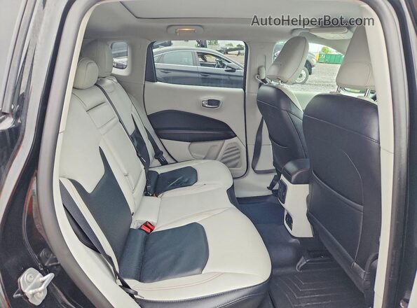 3C4NJDCBXHT641730 2017 JEEP COMPASS Black Widok tylnych siedzeń