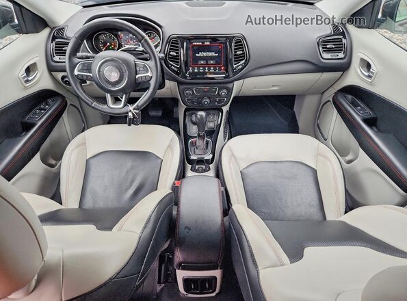 3C4NJDCBXHT641730 2017 JEEP COMPASS Black Widok deski rozdzielczej