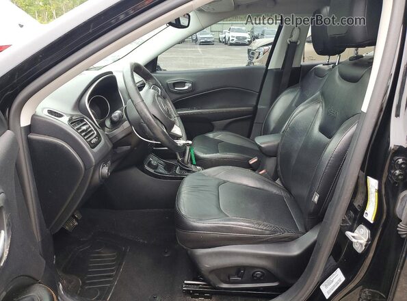 3C4NJDCBXJT100361 2018 JEEP COMPASS Черный Вид салона спереди