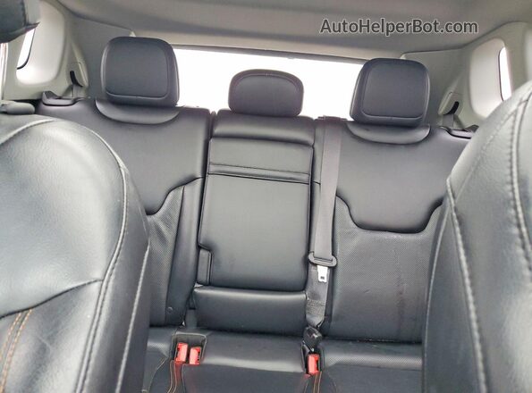 3C4NJDCBXJT100361 2018 JEEP COMPASS Черный Вид задних сидений