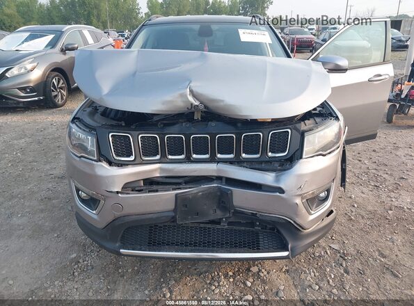 3C4NJDCBXKT812127 2019 JEEP COMPASS Серебряный Вид спереди