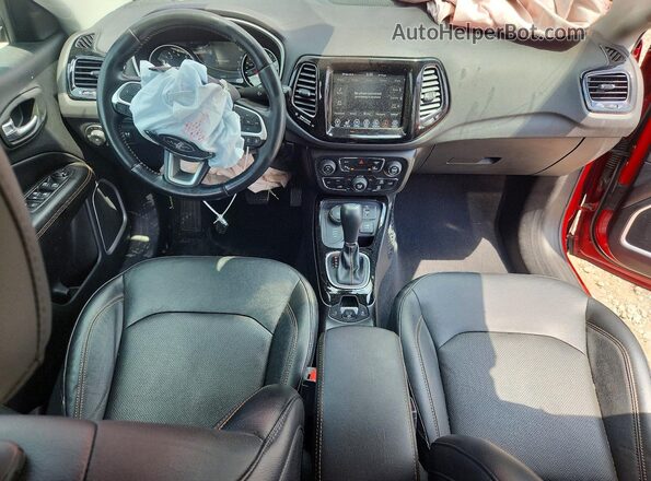 3C4NJDCBXMT515734 2021 JEEP COMPASS Red Vista del salpicadero