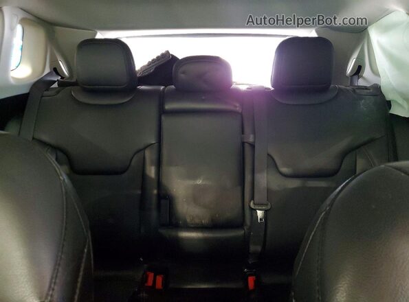 3C4NJDCBXMT550807 2021 JEEP COMPASS White Widok tylnych siedzeń