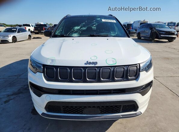 3C4NJDCBXNT172201 2022 JEEP COMPASS Белый Вид спереди