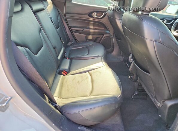 3C4NJDCBXNT172201 2022 JEEP COMPASS Белый Вид задних сидений