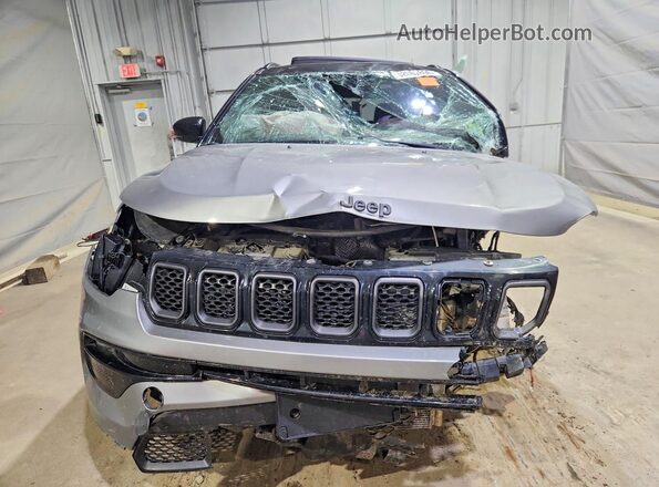 3C4NJDCN0PT533304 2023 JEEP COMPASS Silver Դիմացի տեսք