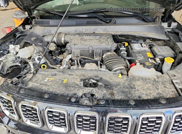 3C4NJDCN0RT126506 2024 JEEP COMPASS Black ძრავის განყოფილების ხედი