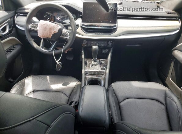 3C4NJDCN0ST556669 2025 JEEP COMPASS White Vista del salpicadero