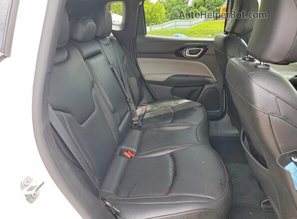 3C4NJDCN0ST556669 2025 JEEP COMPASS White Vista interior trasera