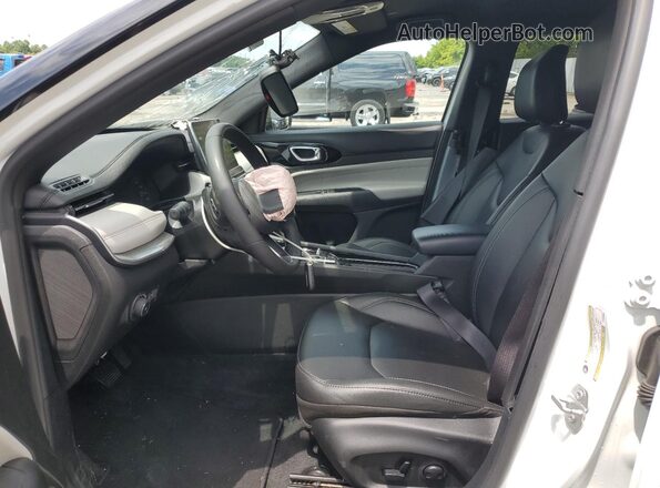 3C4NJDCN0ST556669 2025 JEEP COMPASS White 