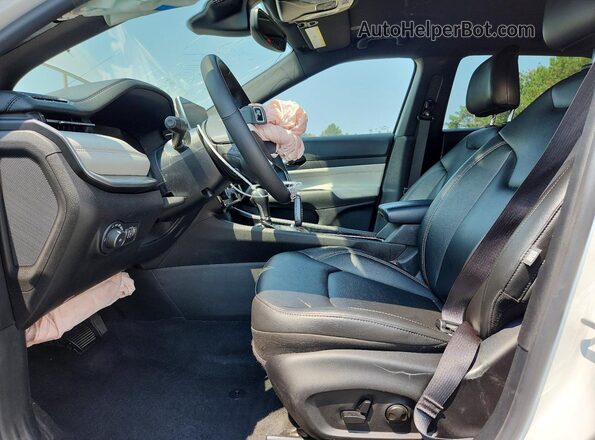 3C4NJDCN0ST599912 2025 JEEP COMPASS White Вид салону спереду