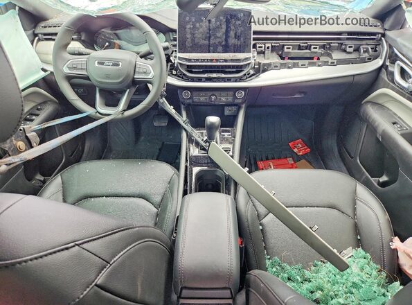 3C4NJDCN0TT178645 2026 JEEP COMPASS Blue Вид панелі приладів