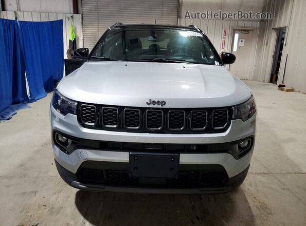 3C4NJDCN1TT184437 2026 JEEP COMPASS Серебряный Вид спереди