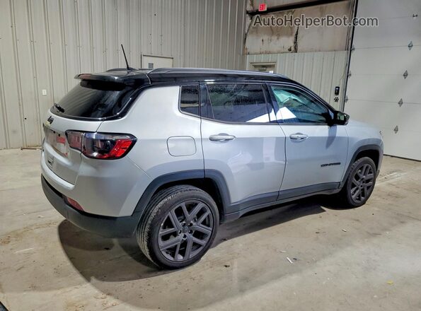 3C4NJDCN1TT184437 2026 JEEP COMPASS Серебряный Задняя правая четверть