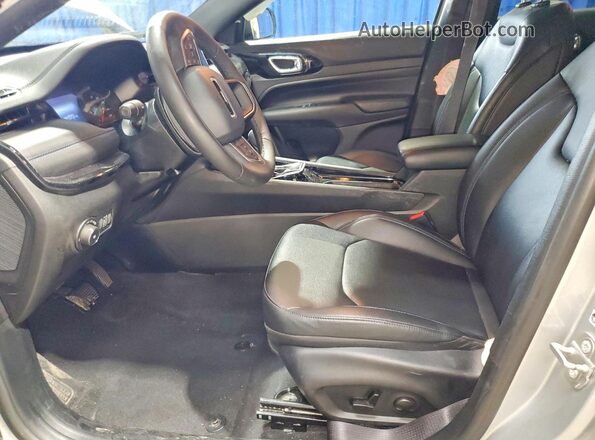 3C4NJDCN1TT184437 2026 JEEP COMPASS Серебряный Вид салона спереди